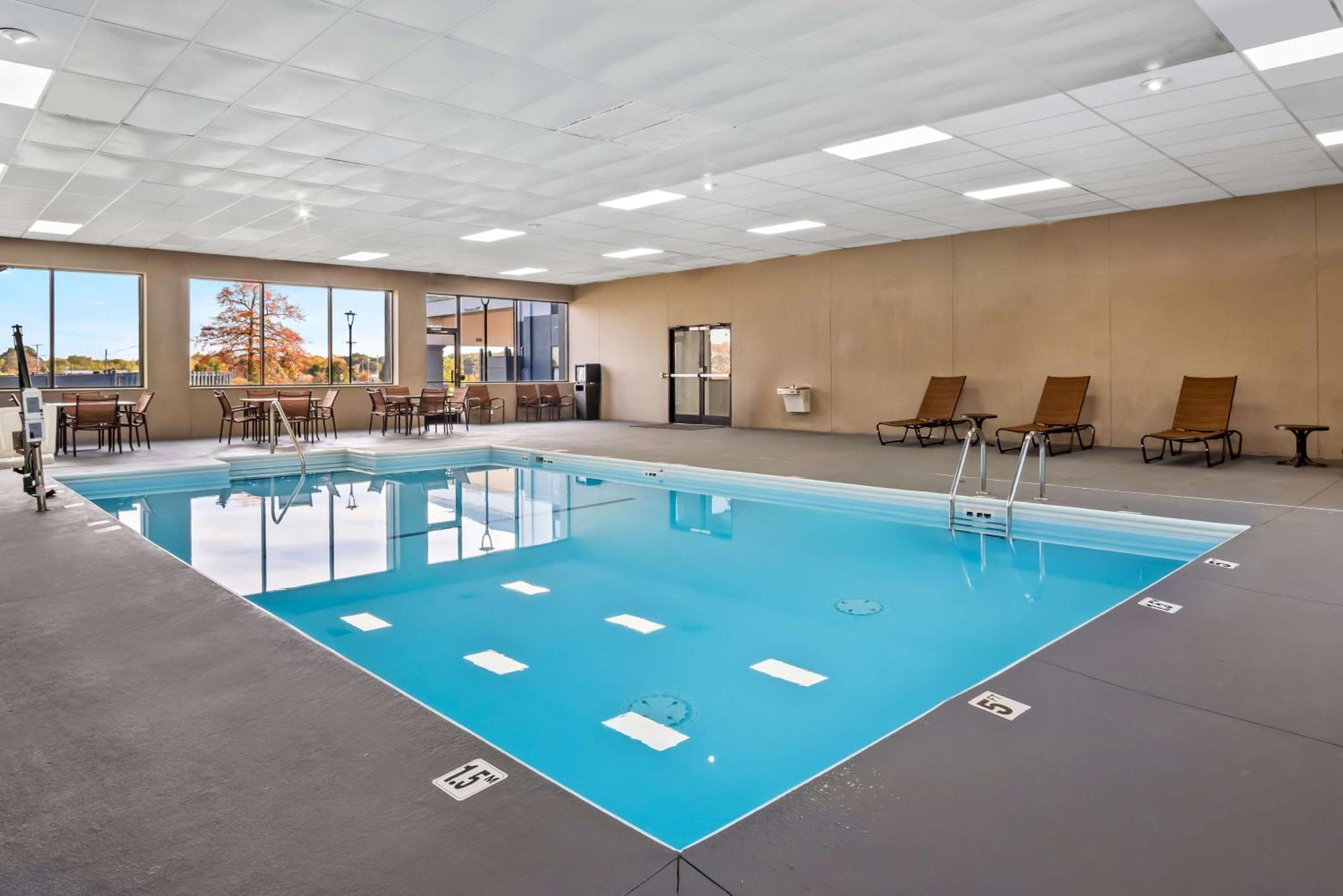 Surestay Plus Hotel By Best Western Stevensville St Joseph Esterno foto