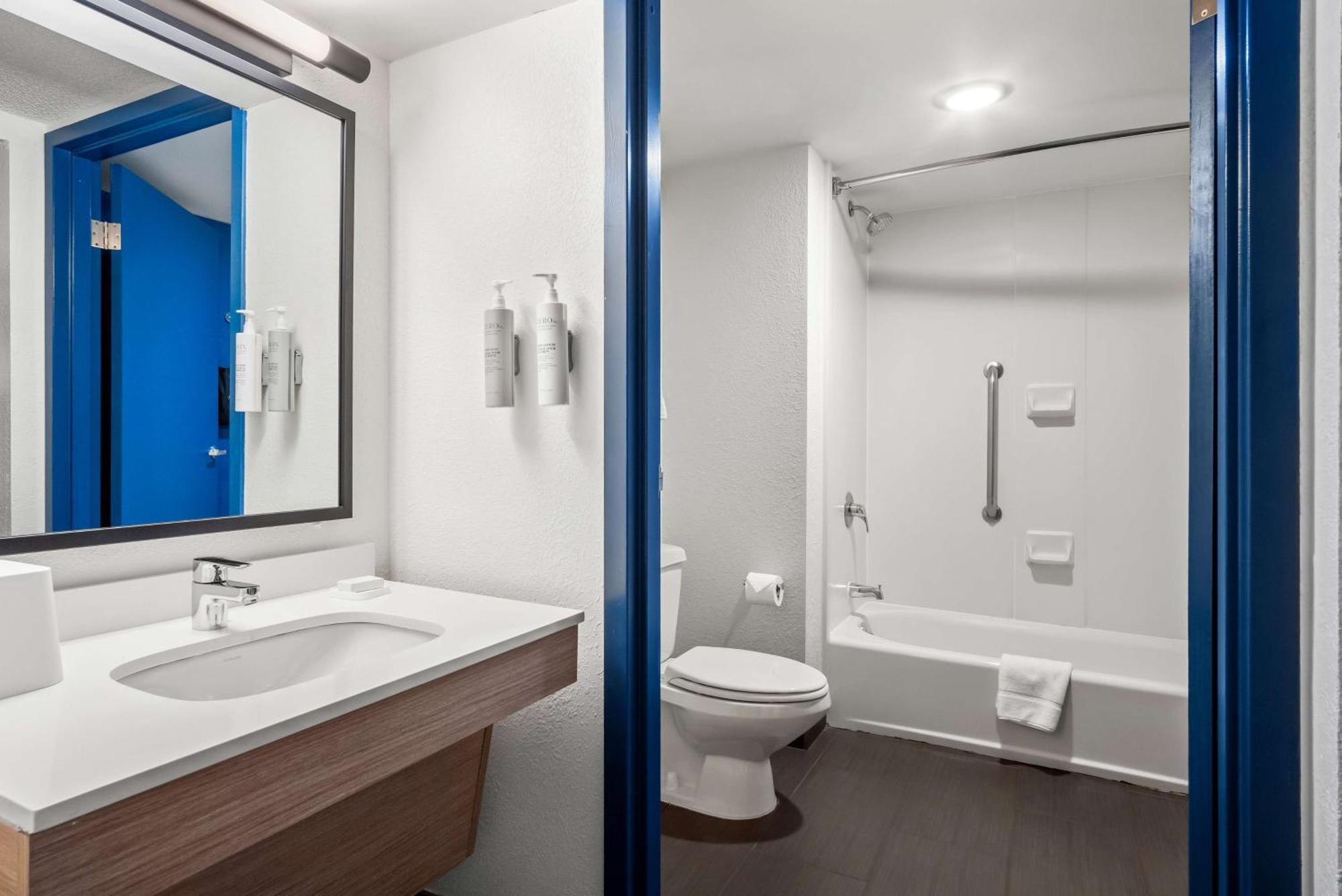 Surestay Plus Hotel By Best Western Stevensville St Joseph Esterno foto