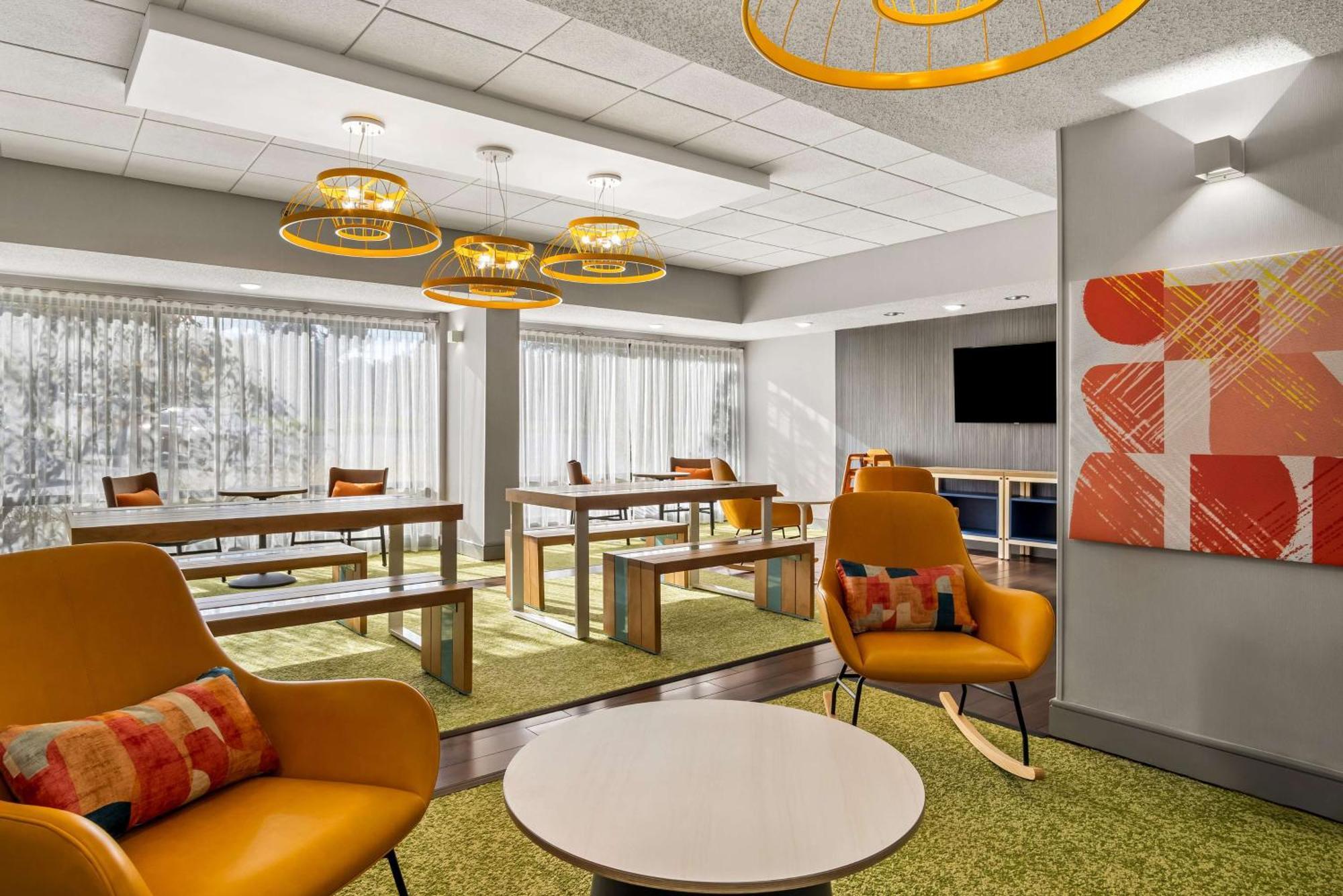 Surestay Plus Hotel By Best Western Stevensville St Joseph Esterno foto