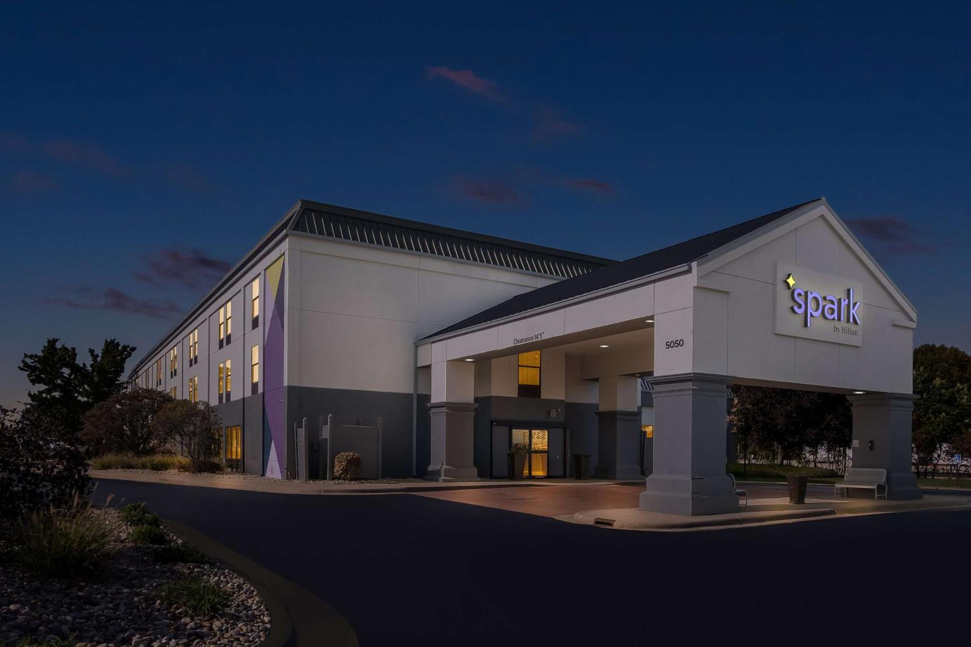 Surestay Plus Hotel By Best Western Stevensville St Joseph Esterno foto