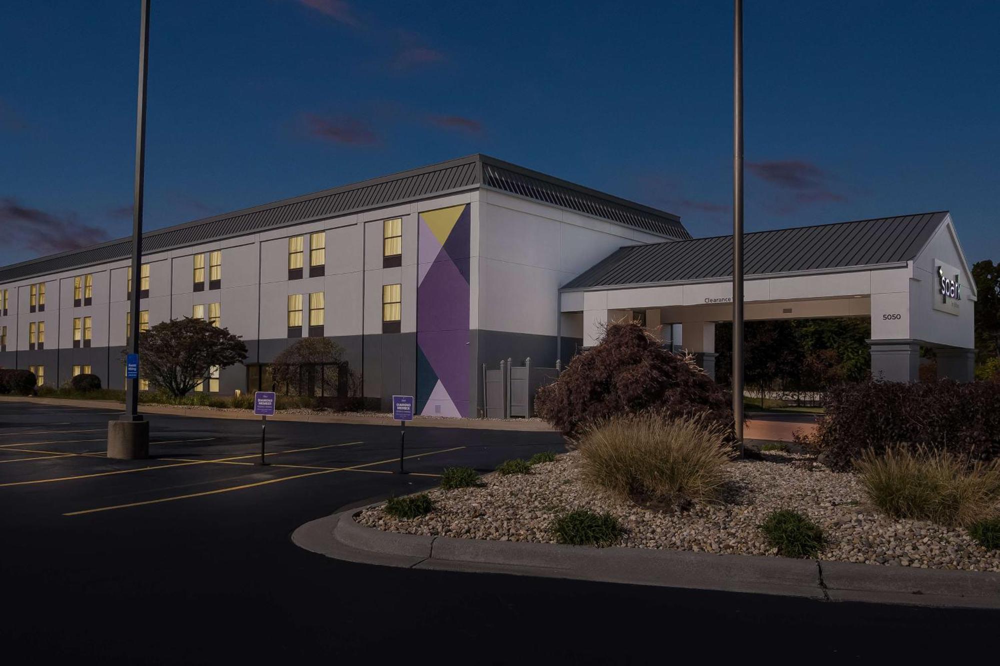 Surestay Plus Hotel By Best Western Stevensville St Joseph Esterno foto