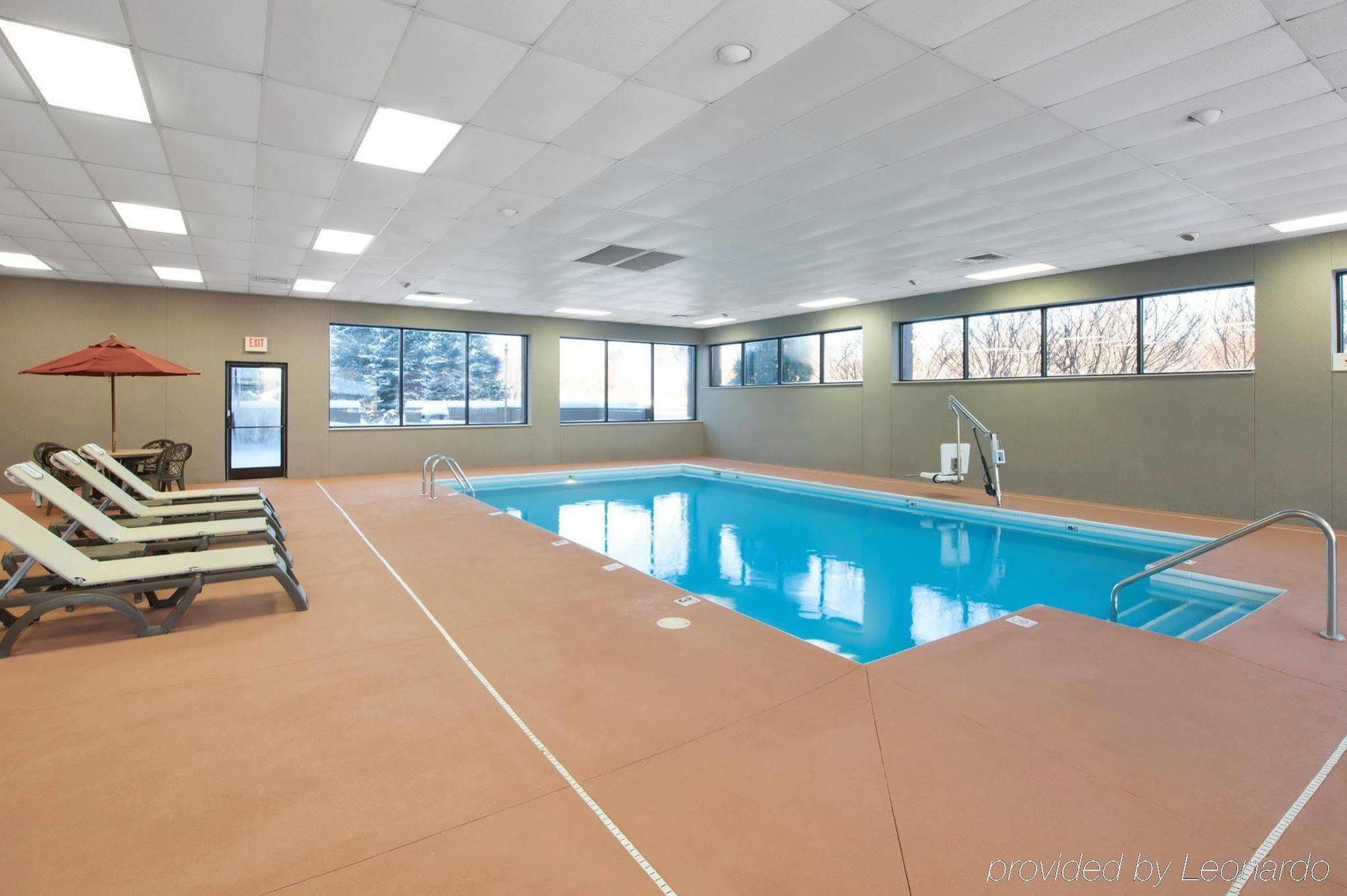 Surestay Plus Hotel By Best Western Stevensville St Joseph Esterno foto